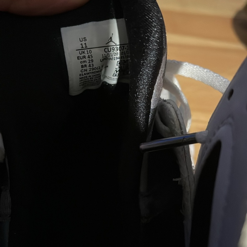 Size 11 men shoe worn 1x